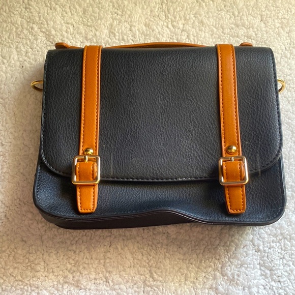 JustFab Purse with removable strap - Picture 2 of 5